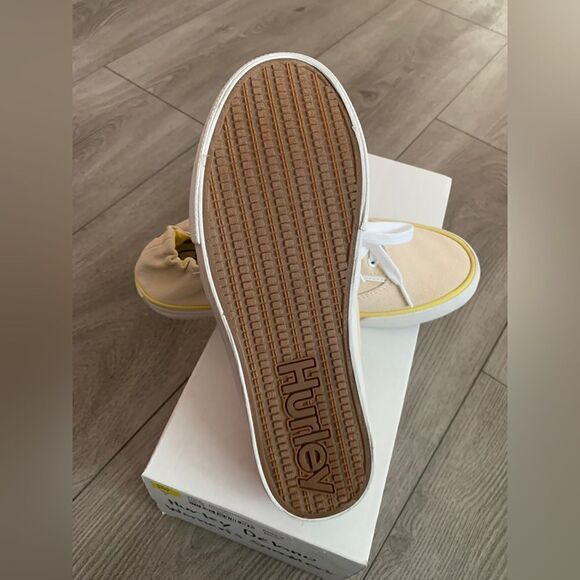 Hurley Delano women’s sneaker. Very beautiful and comfortable. - Picture 5 of 6